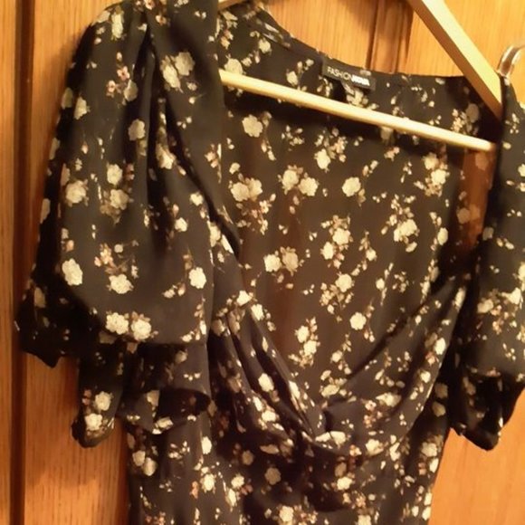 Fashion Nova Floral Pattern Dress Size Large - Picture 2 of 5